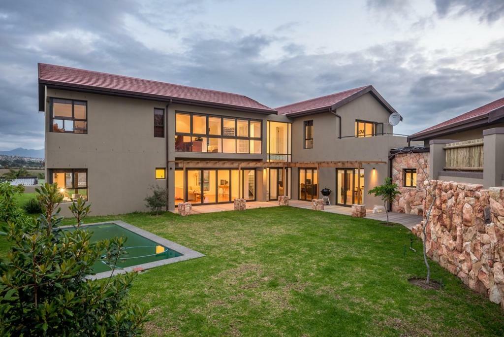 Modern Spacious In Heart Of Cape Winelands *
